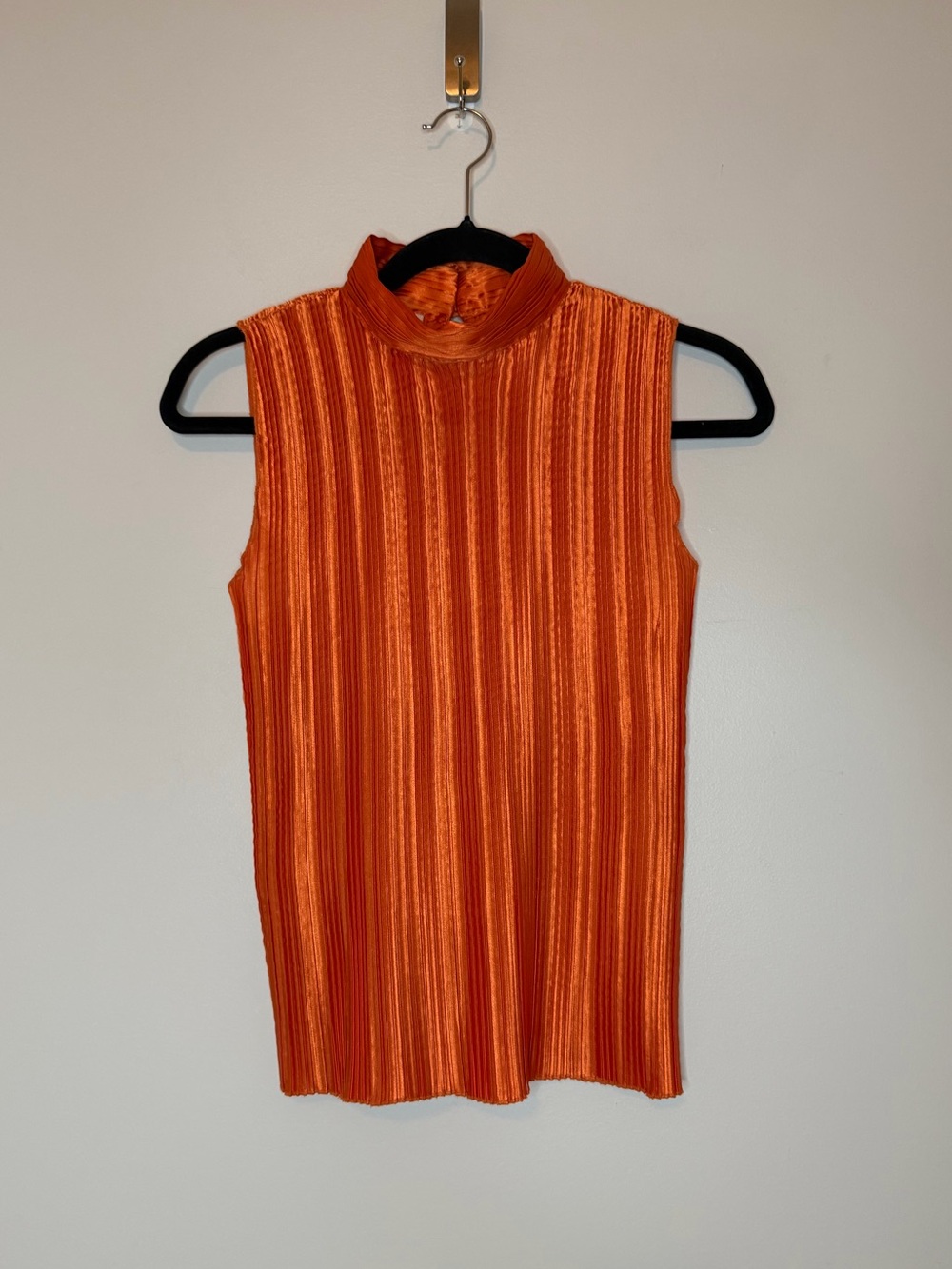 Nicola Mock Neck Pleated Top Size S